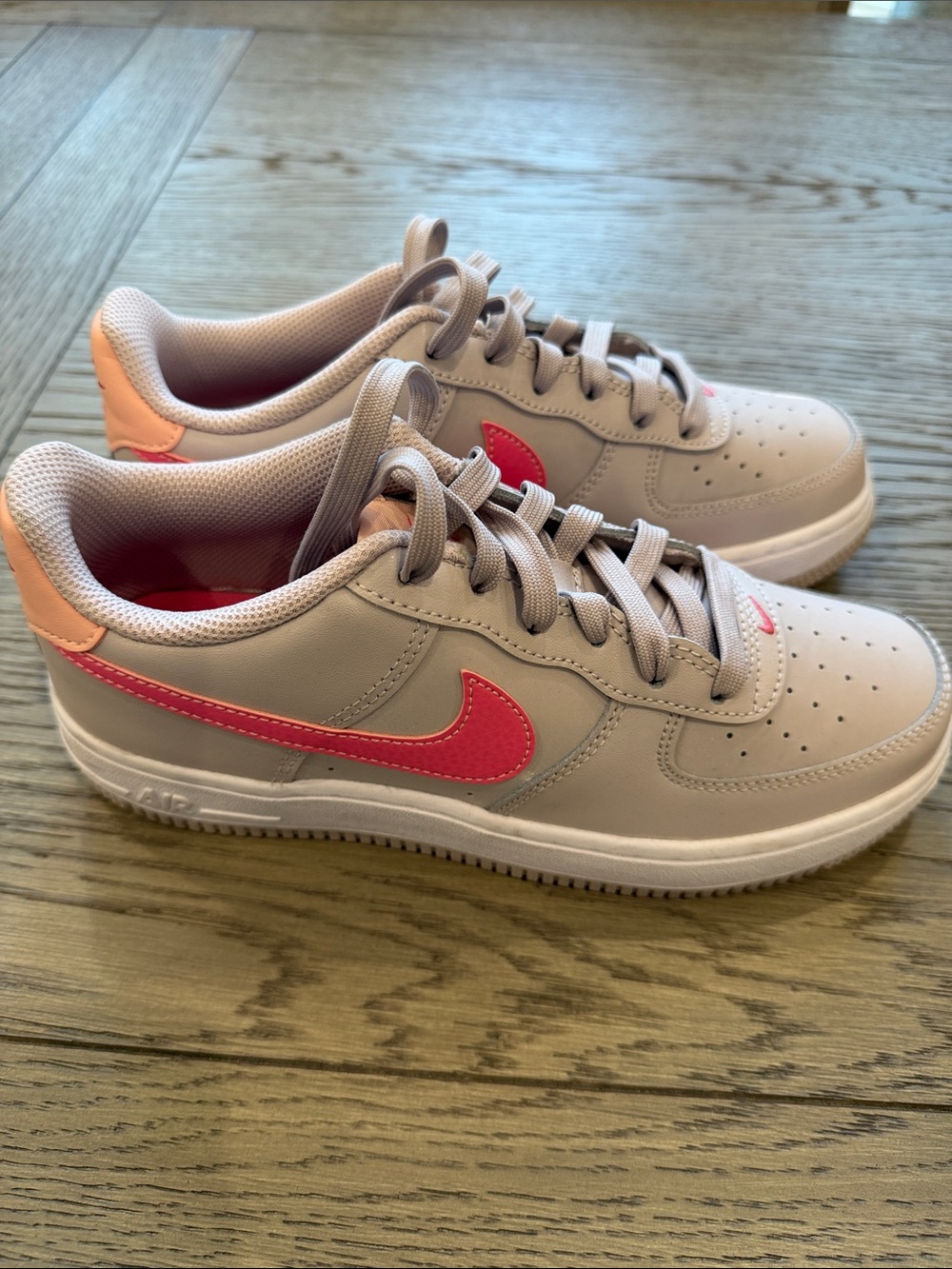 Nike Kids Air Force One Sneakers in Light Gray and Pink